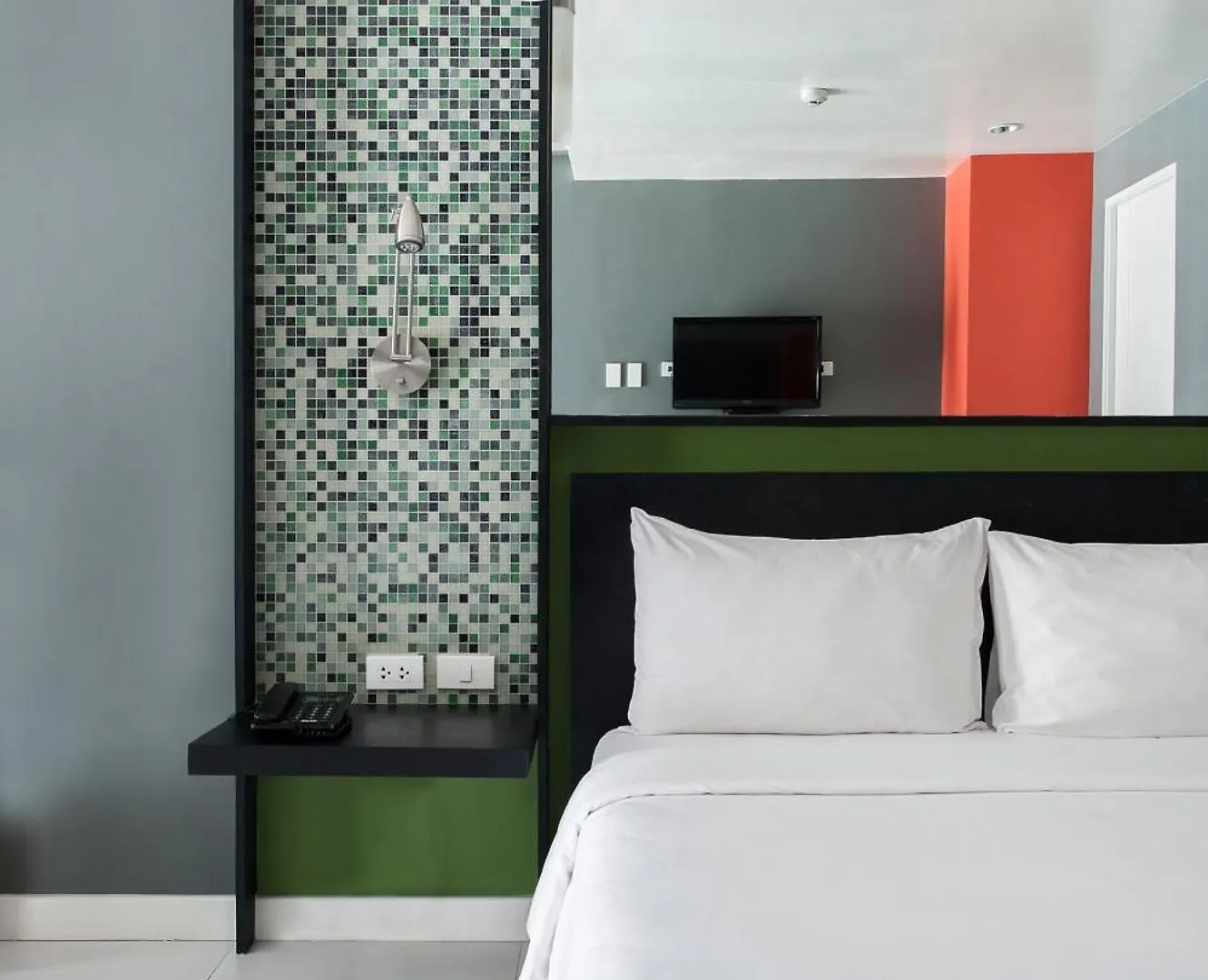 Kl Serviced Residences Managed By Hii Makati City Aparthotel