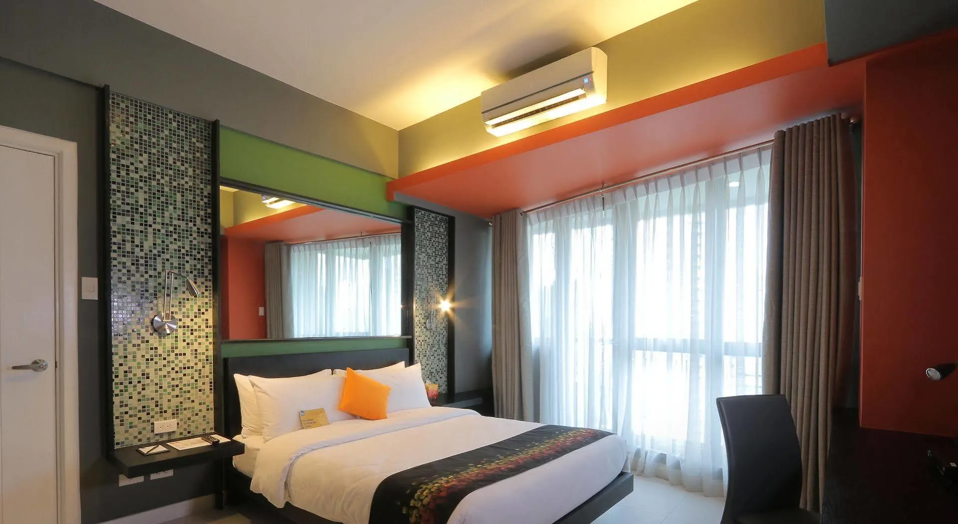 Kl Serviced Residences Managed By Hii Makati City Lägenhetshotell