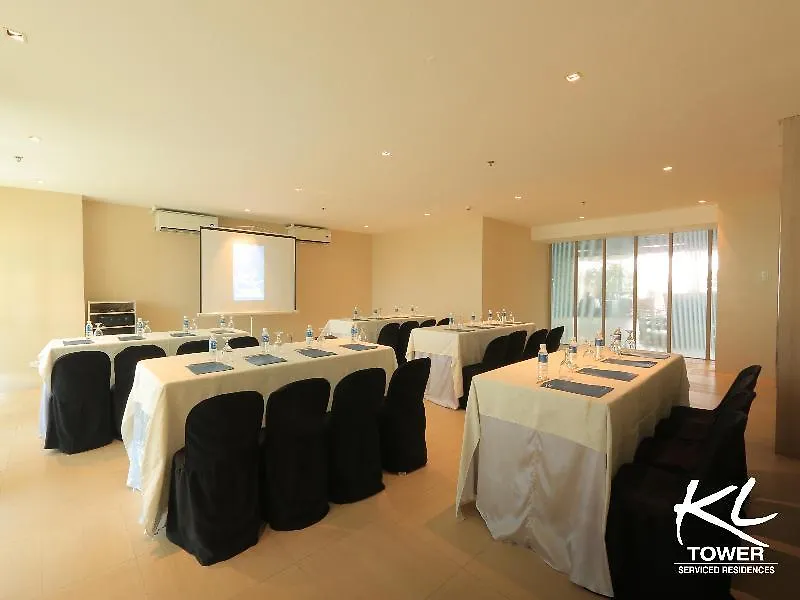 Kl Serviced Residences Managed By Hii Makati City Aparthotel