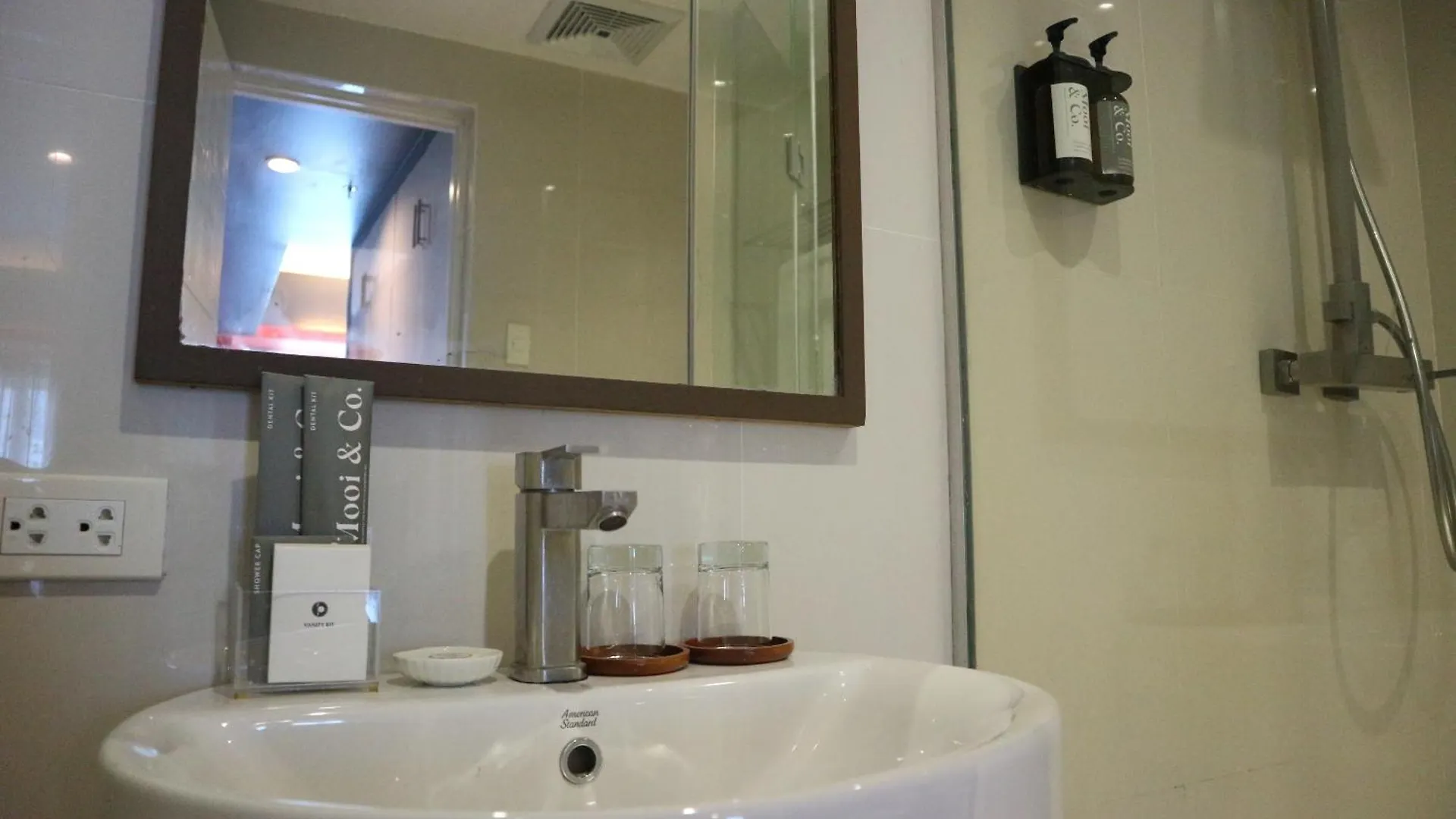 Kl Serviced Residences Managed By Hii Makati City