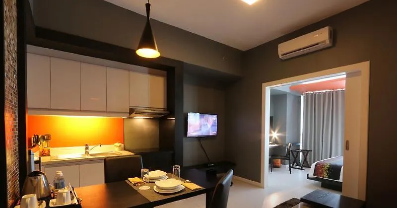 Kl Serviced Residences Managed By Hii Makati City