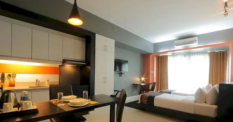 Kl Serviced Residences Managed By Hii Makati City